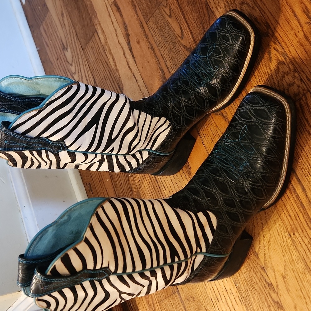 womens Ariat zebra boots